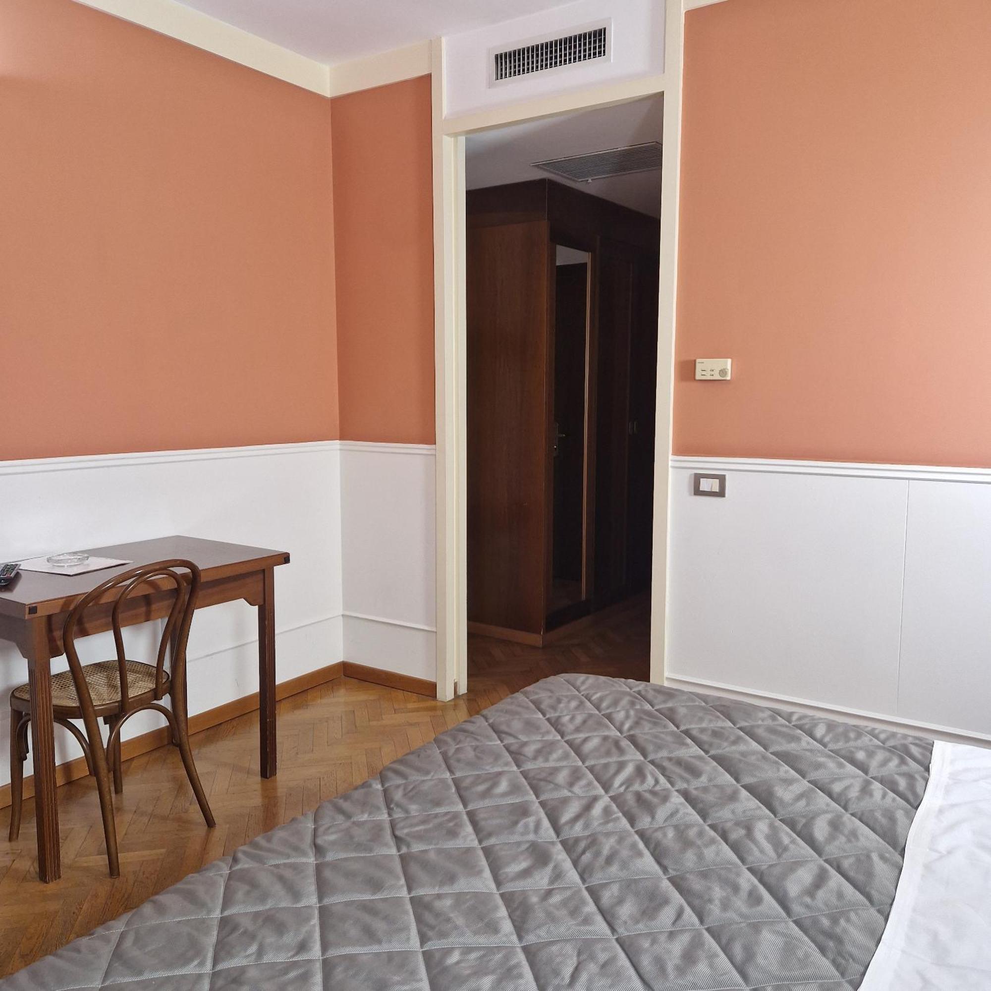 Civita Hotel 3*